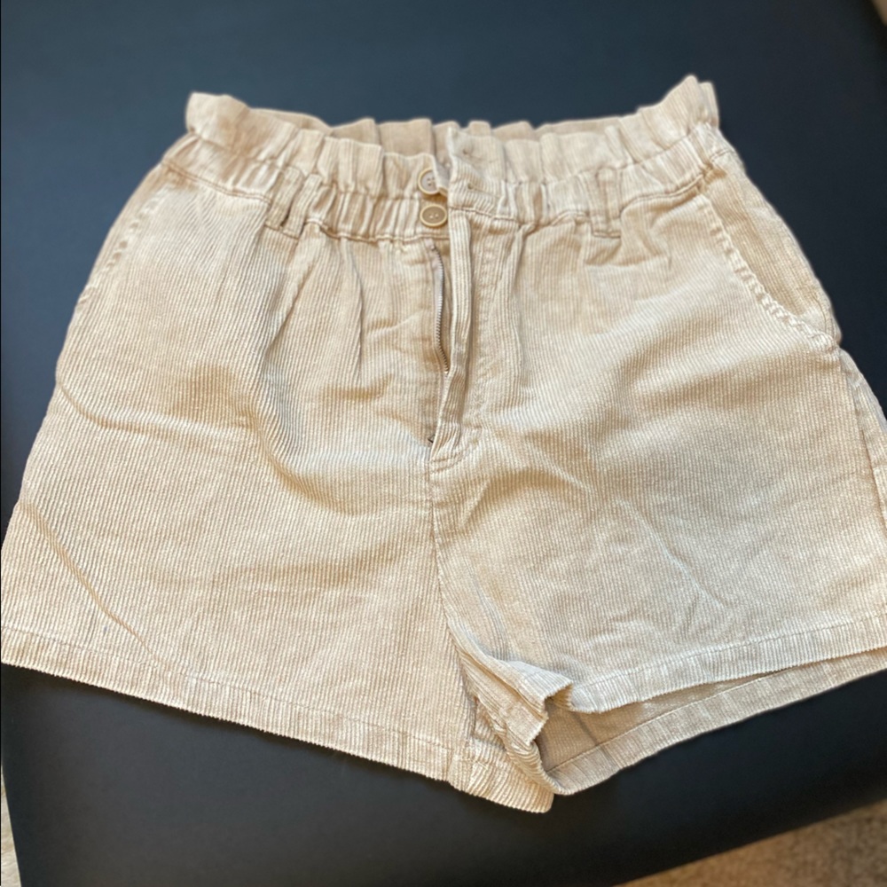 Cinched waist corduroy shorts